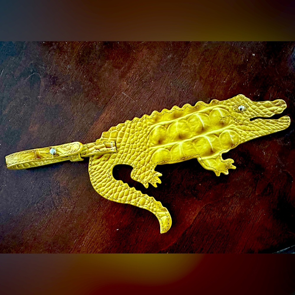 HTF Brahmin Alligator luggage tag🐊